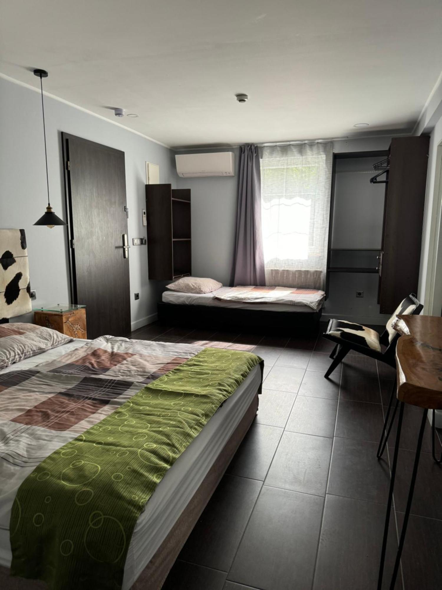 The One Apartments (Adults Only) Шиофок Экстерьер фото