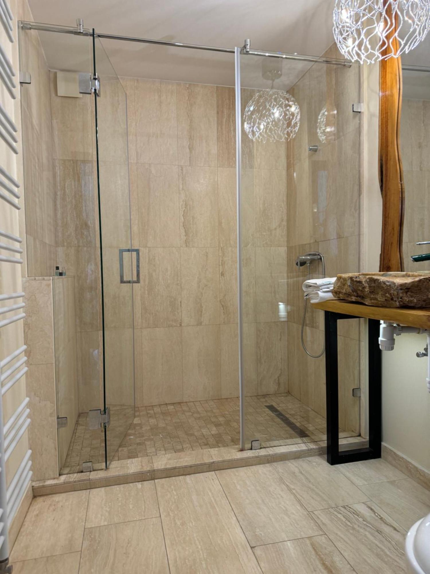 The One Apartments (Adults Only) Шиофок Экстерьер фото