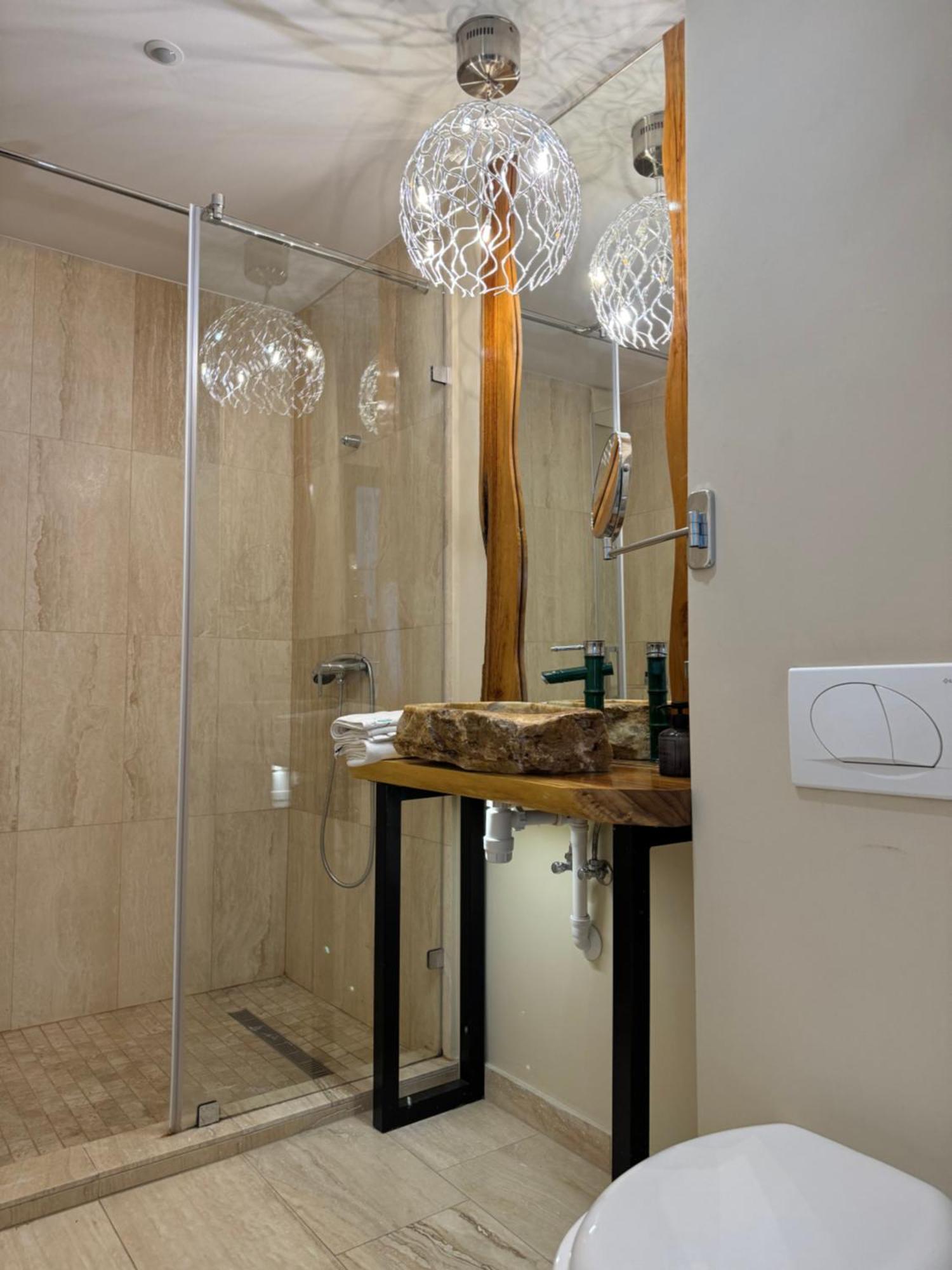 The One Apartments (Adults Only) Шиофок Экстерьер фото