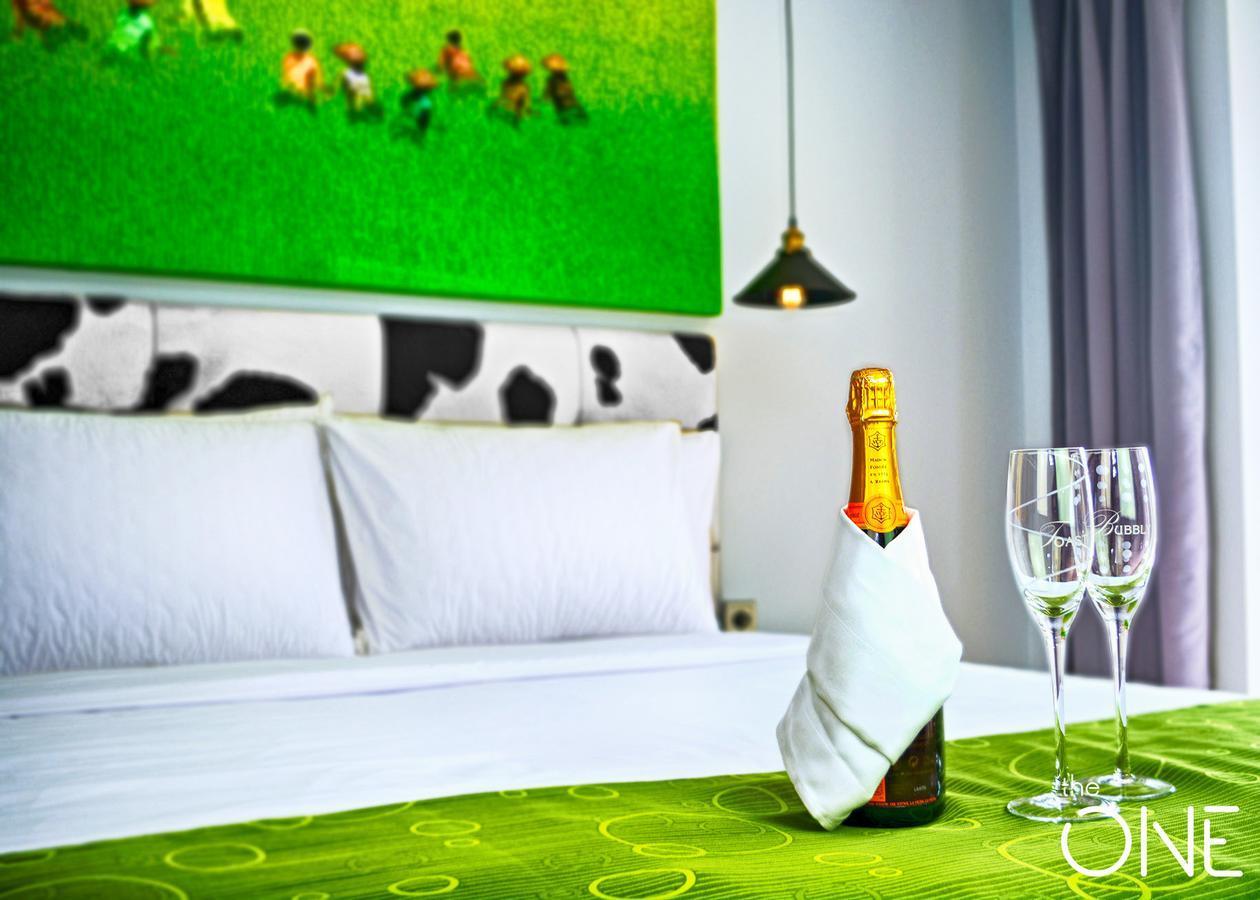 The One Apartments (Adults Only) Шиофок Экстерьер фото