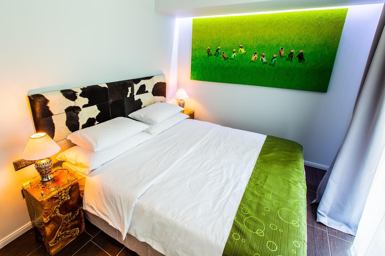 The One Apartments (Adults Only) Шиофок Экстерьер фото